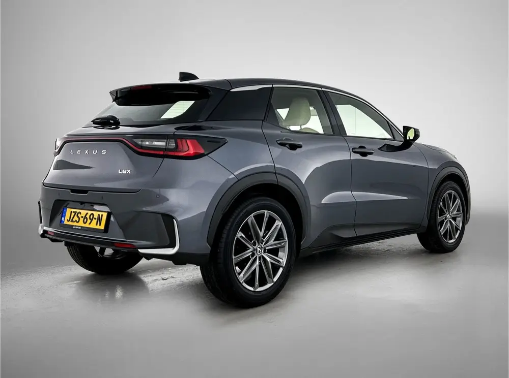 Lexus LBX Elegant 2WD uit 2024, foto 2