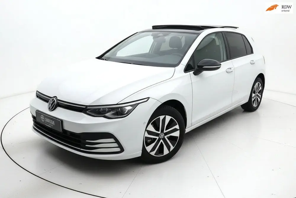 Volkswagen Golf 1.5 TSI Life Energy|Led|Navi|Panodak|Camera| uit 2026