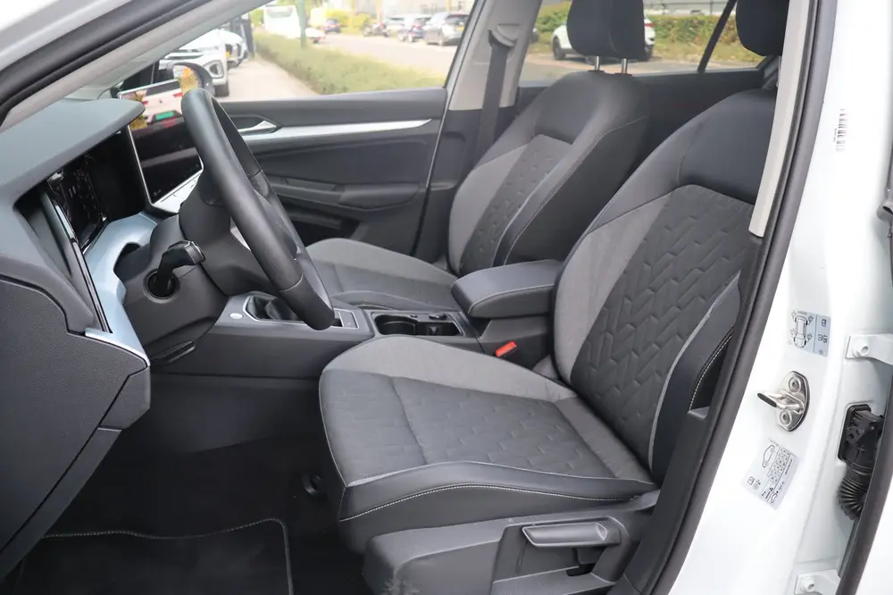 Volkswagen Golf 1.5 TSI Life Energy|Led|Navi|Panodak|Camera| uit 2026, foto 13