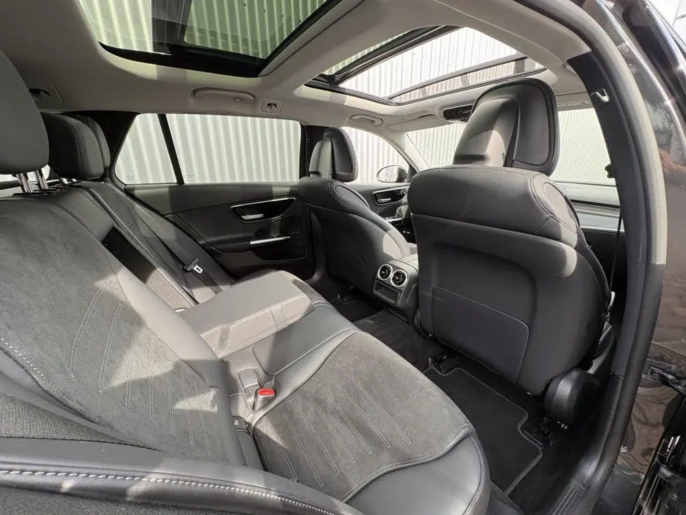 Mercedes-Benz C-Klasse 300 e AMG Line uit 2023, foto 18