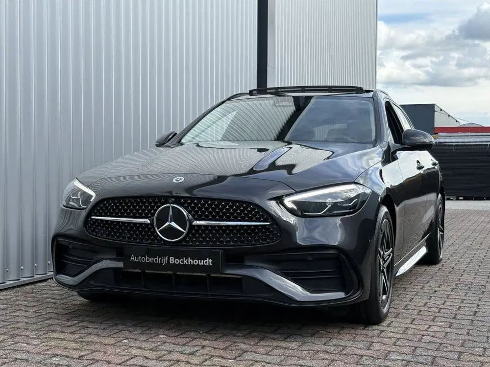Mercedes-Benz C-Klasse 300 e AMG Line uit 2023, foto 3