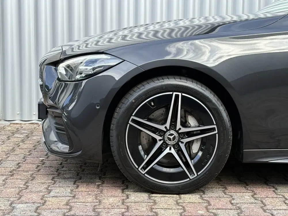 Mercedes-Benz C-Klasse 300 e AMG Line uit 2023, foto 4