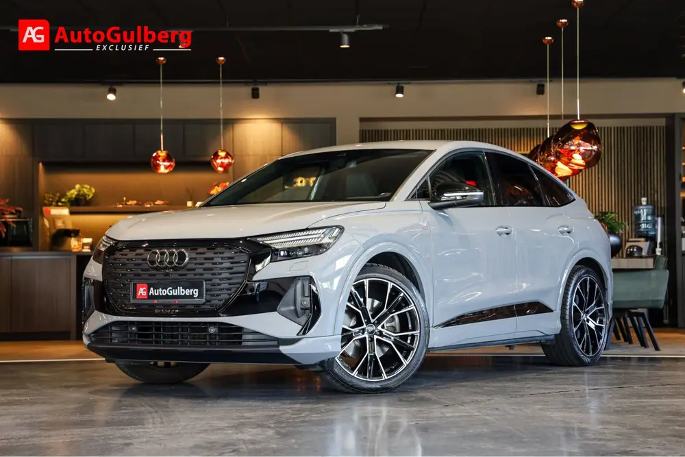 Audi Q4 e-tron 40 S Black edition 77 kWh Sportstoe uit 2022