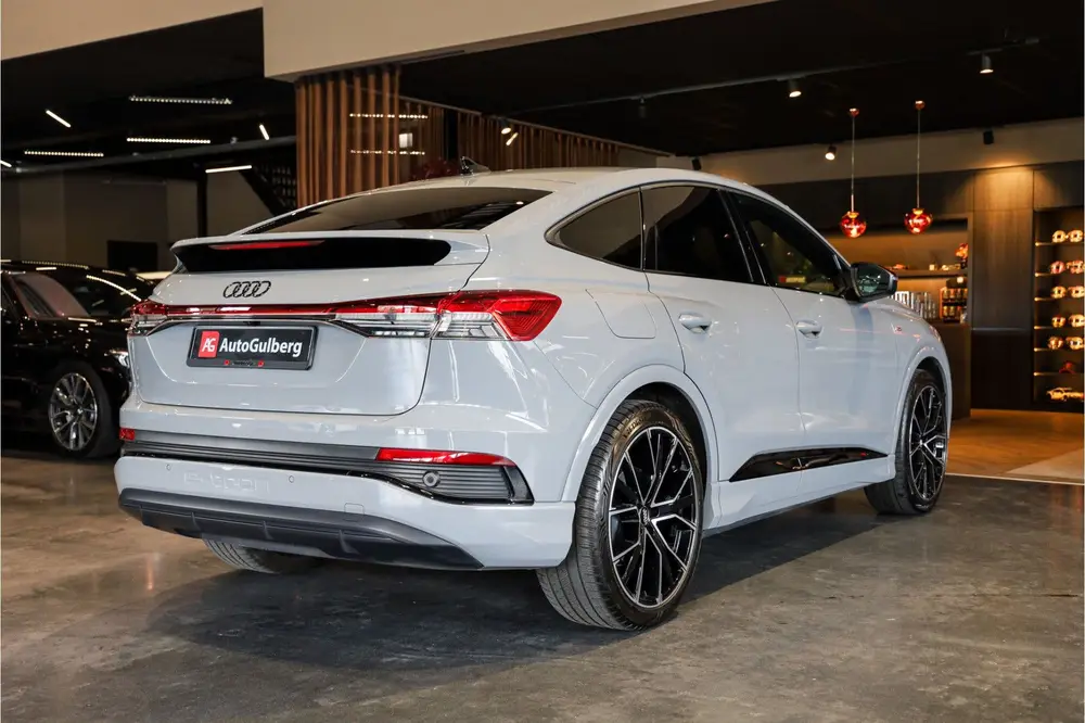 Audi Q4 e-tron 40 S Black edition 77 kWh Sportstoe uit 2022, foto 4