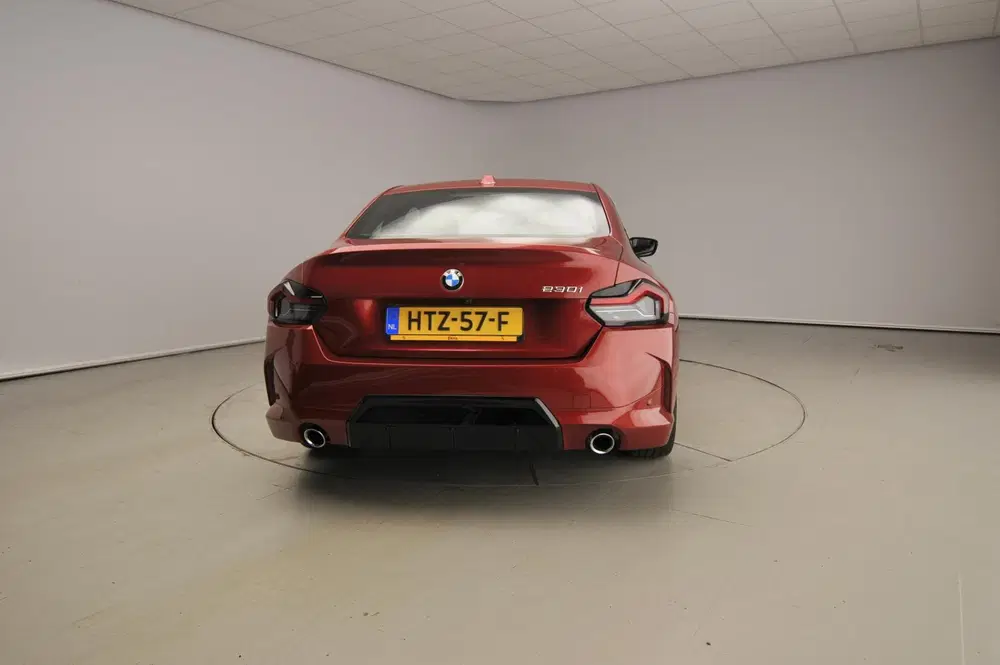 BMW 2-serie Coupé 230i uit 2025, foto 3