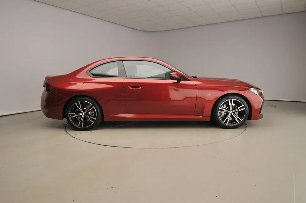 BMW 2-serie Coupé 230i uit 2025, foto 4