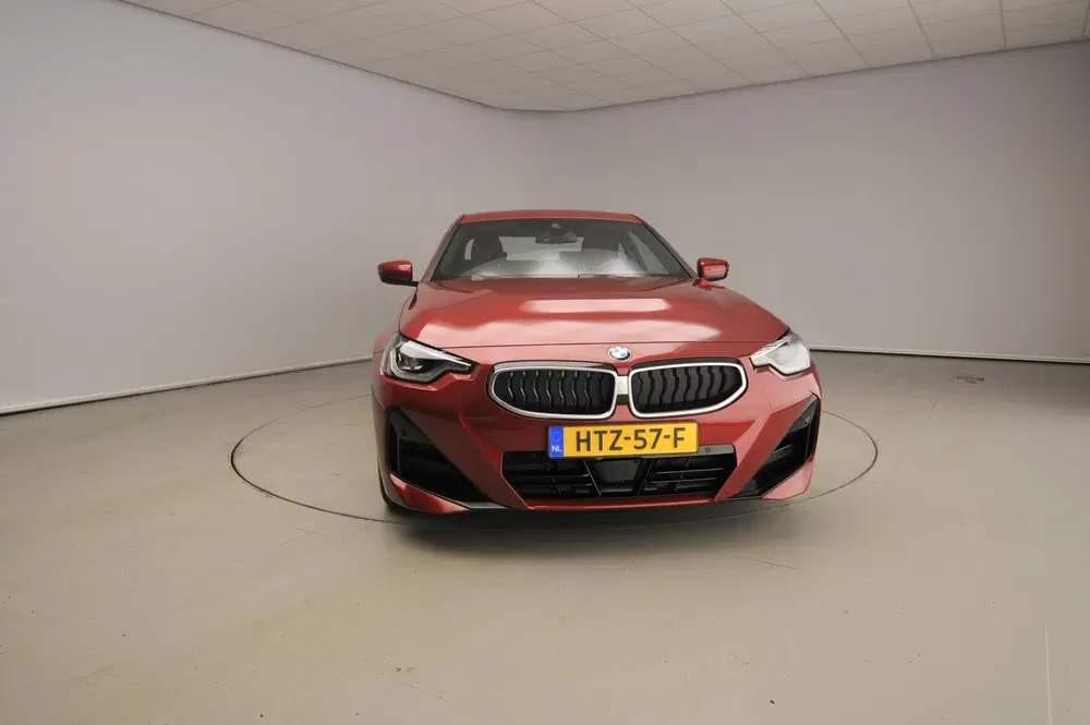 BMW 2-serie Coupé 230i uit 2025, foto 5