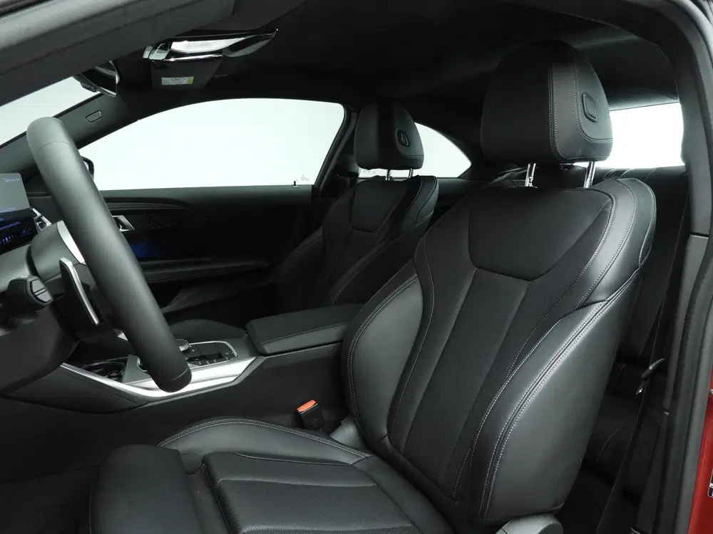 BMW 2-serie Coupé 230i uit 2025, foto 7