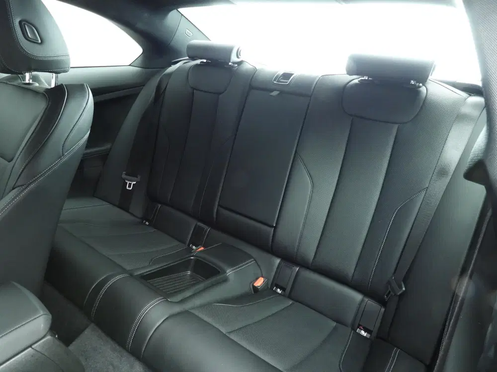 BMW 2-serie Coupé 230i uit 2025, foto 8