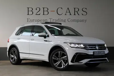 Volkswagen Tiguan 1.5 TSI R-Line | Panorama | Trekhaak | Mat uit 2022