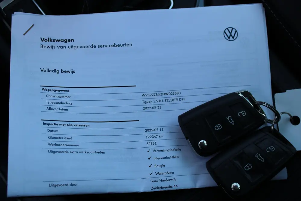 Volkswagen Tiguan 1.5 TSI R-Line | Panorama | Trekhaak | Mat uit 2022, foto 17