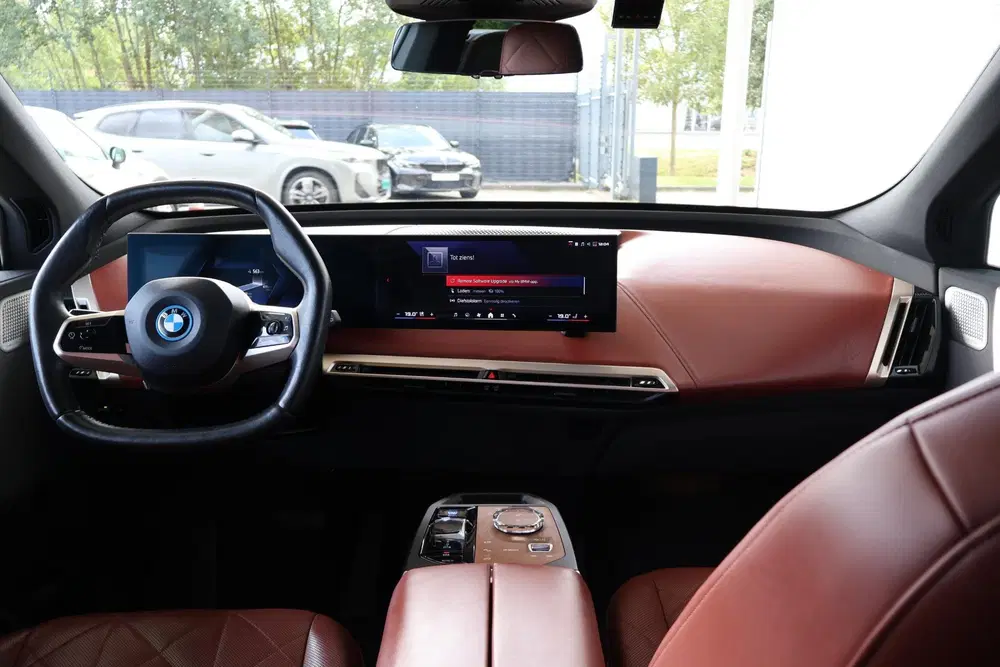 BMW iX M60 High Executive 112 kWh uit 2023, foto 11