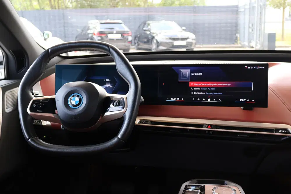 BMW iX M60 High Executive 112 kWh uit 2023, foto 12