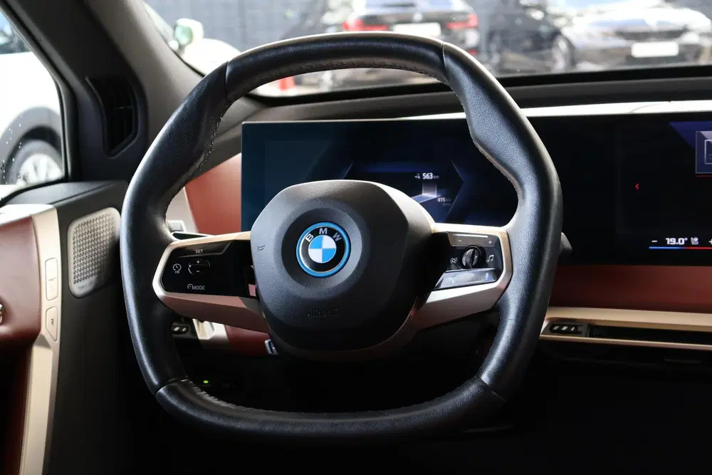 BMW iX M60 High Executive 112 kWh uit 2023, foto 13