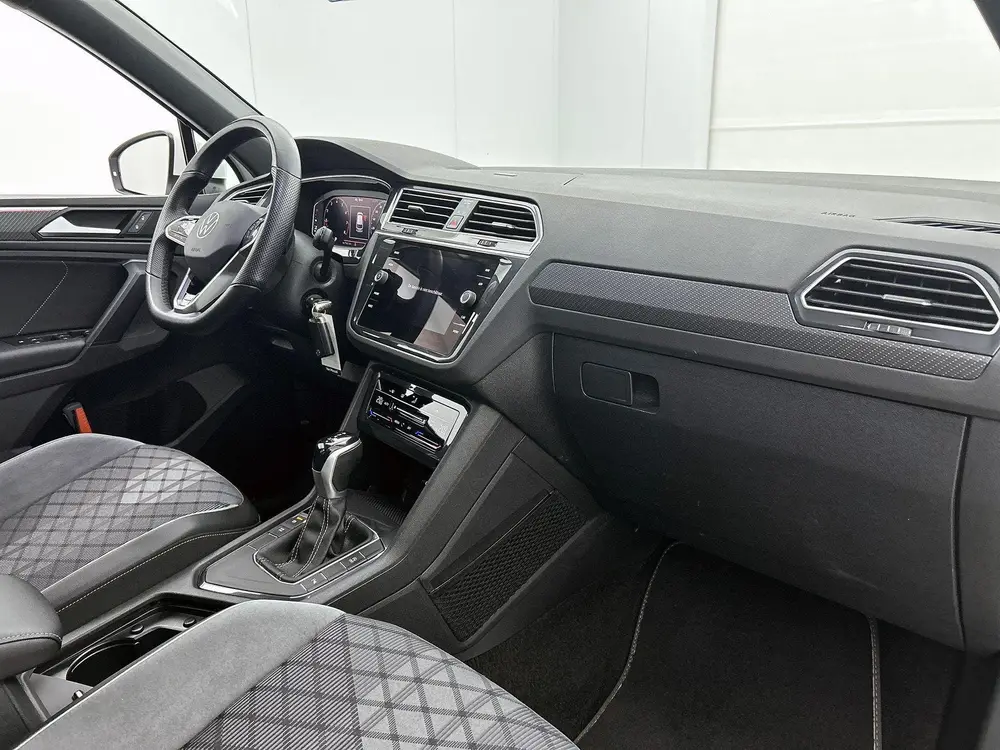 Volkswagen Tiguan 1.5 TSI R-Line | Automaat | Airco | R-line uit 2021, foto 19