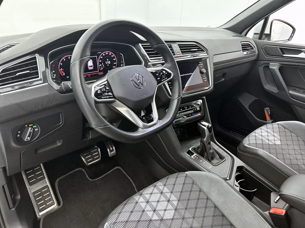 Volkswagen Tiguan 1.5 TSI R-Line | Automaat | Airco | R-line uit 2021, foto 20