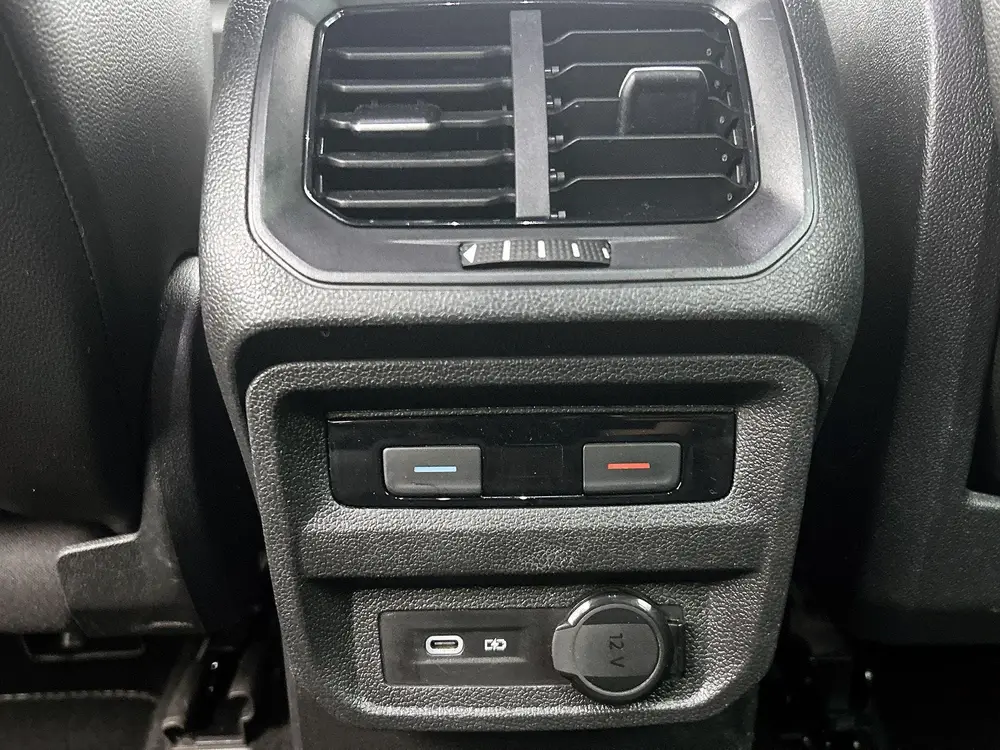 Volkswagen Tiguan 1.5 TSI R-Line | Automaat | Airco | R-line uit 2021, foto 9
