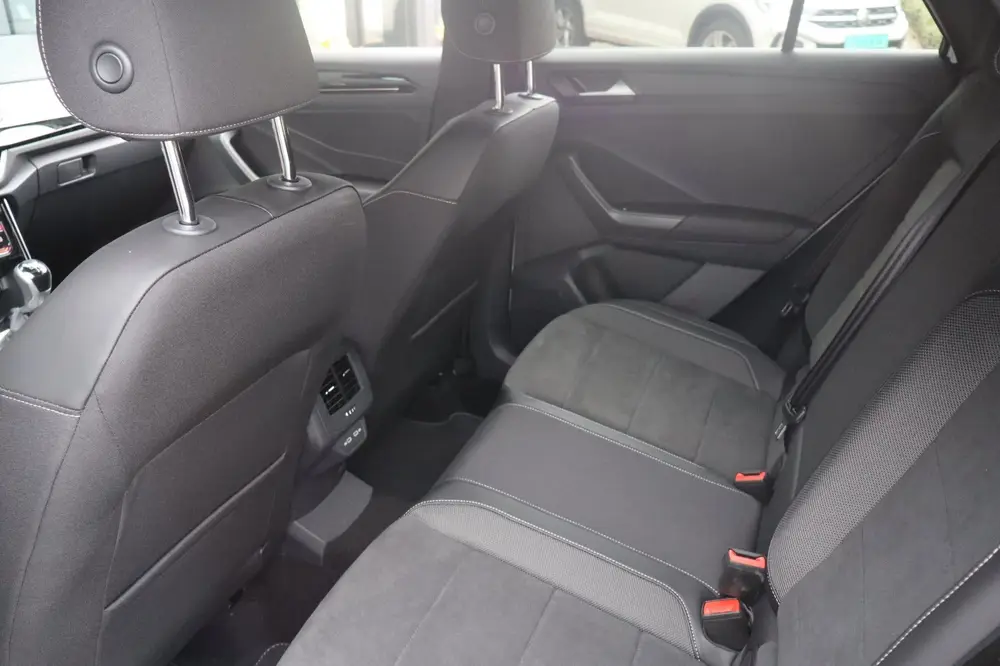 Volkswagen T-Roc 1.0 TSI R-Line|LED|Navi|Panoramadak|Camera| uit 2025, foto 19