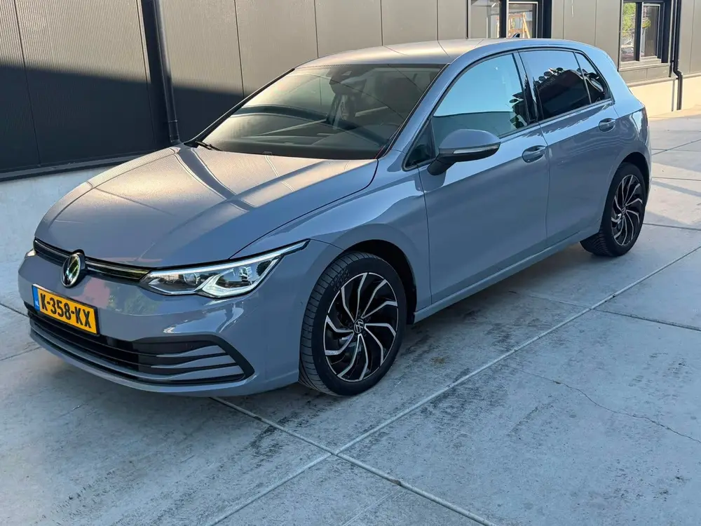 Volkswagen Golf 1.0 TSI 110pk 2021 Grijs uit 2021, foto 3