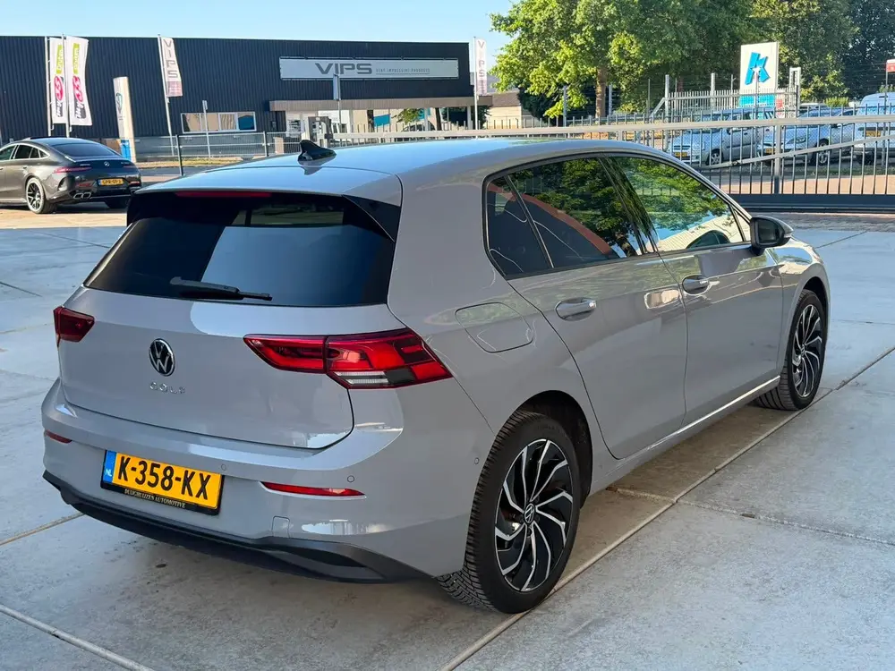 Volkswagen Golf 1.0 TSI 110pk 2021 Grijs uit 2021, foto 4