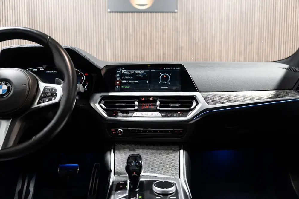 BMW 3-serie M340d xDrive High Executive PANO LEDER C uit 2020, foto 15