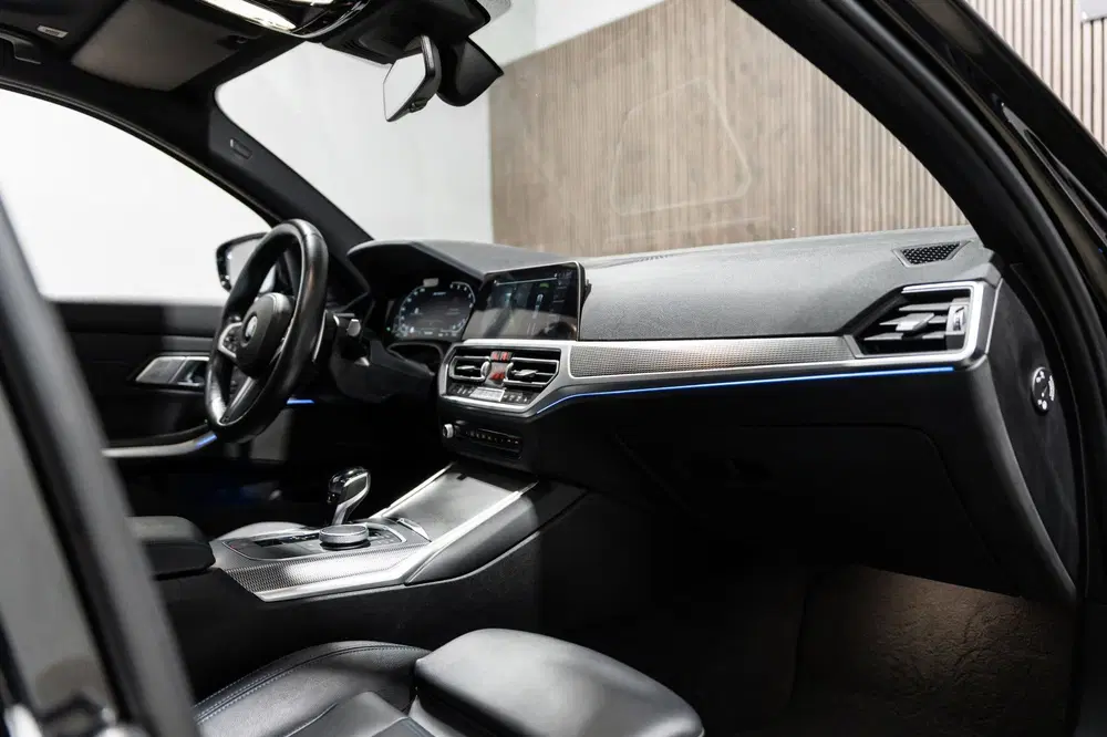 BMW 3-serie M340d xDrive High Executive PANO LEDER C uit 2020, foto 16