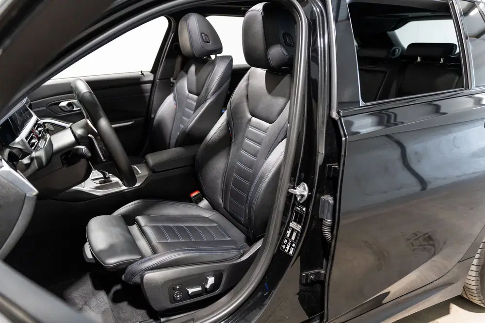 BMW 3-serie M340d xDrive High Executive PANO LEDER C uit 2020, foto 18