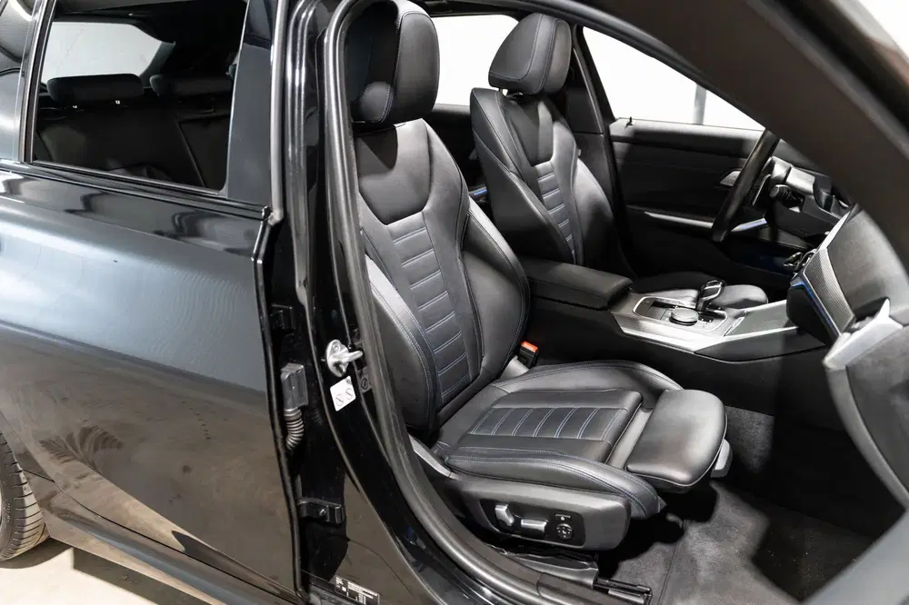 BMW 3-serie M340d xDrive High Executive PANO LEDER C uit 2020, foto 19