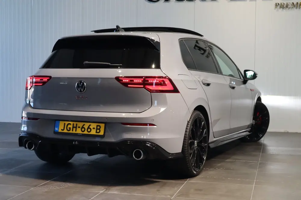 Volkswagen Golf 2.0 TSI GTI IQ Light Matrix Led Panora uit 2021, foto 2