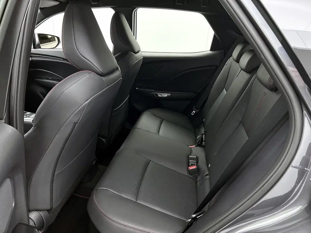 Lexus LBX Elegant 2WD uit 2026, foto 17