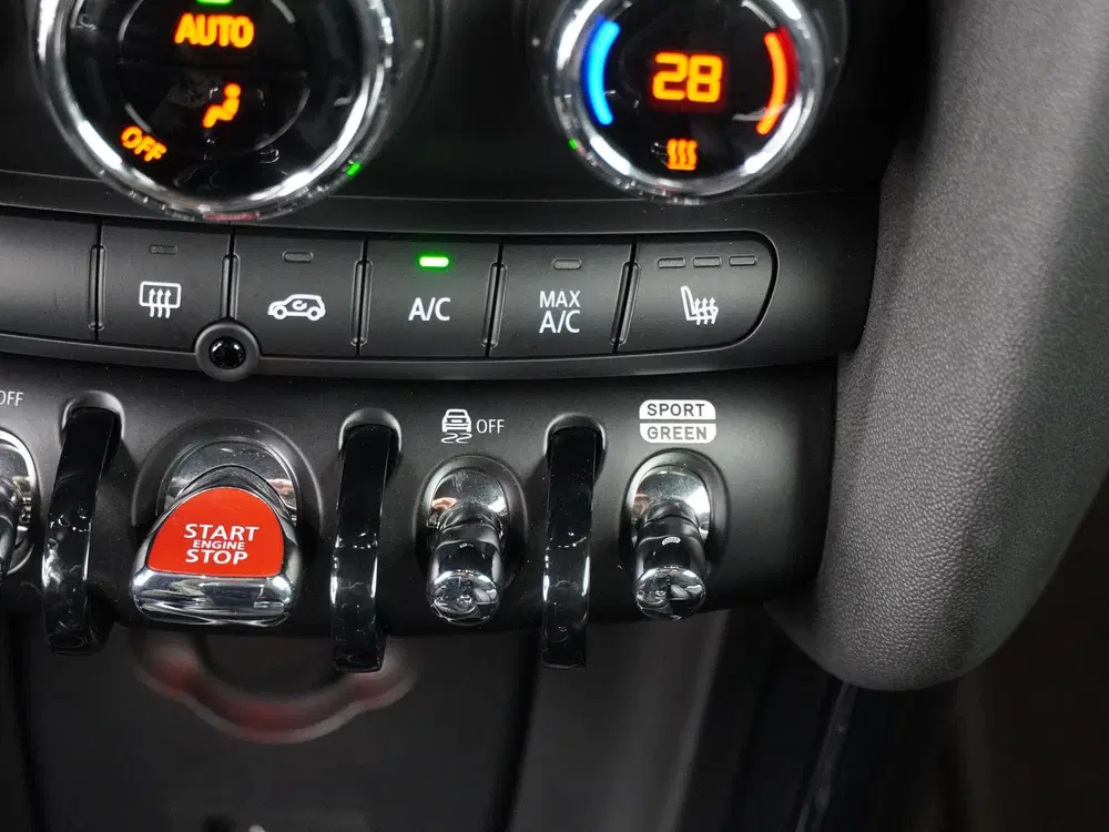 Mini Cooper Cooper JCW pakket uit 2024, foto 17