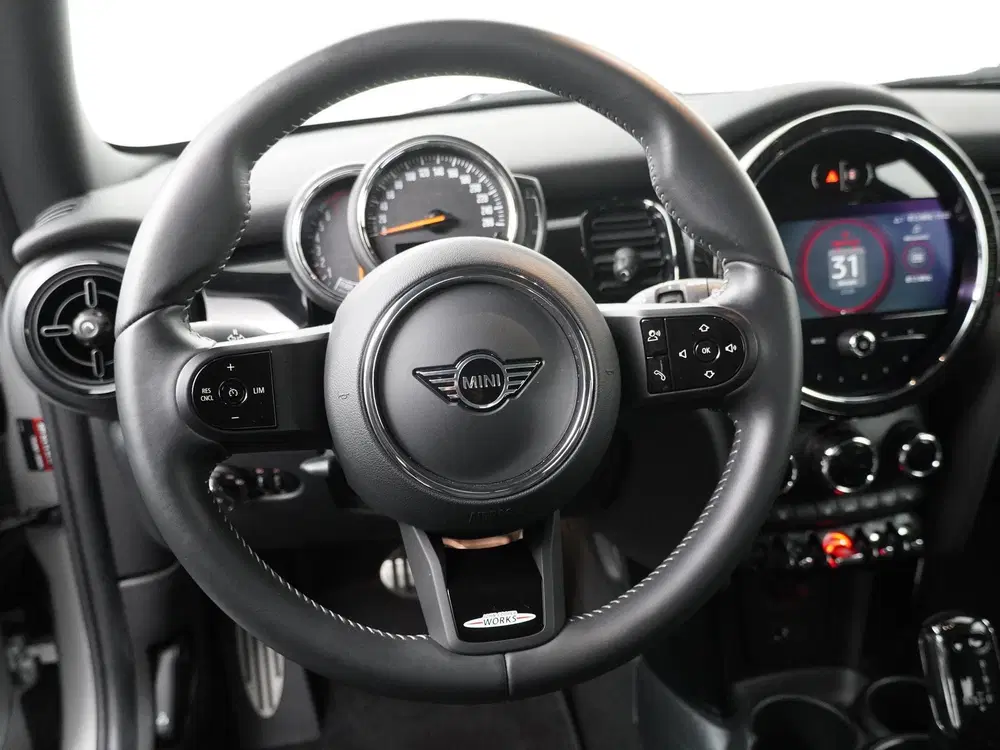 Mini Cooper Cooper JCW pakket uit 2024, foto 2