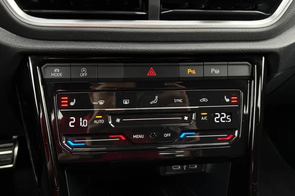 Volkswagen T-Roc 1.5 TSI R-Line | TREKHAAK | CAMERA | ADAPTI uit 2025, foto 14