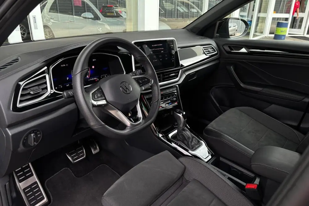 Volkswagen T-Roc 1.5 TSI R-Line | TREKHAAK | CAMERA | ADAPTI uit 2025, foto 2