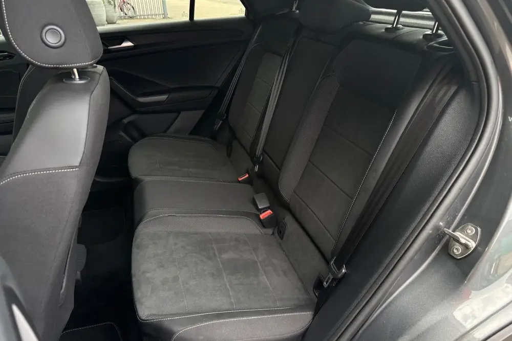 Volkswagen T-Roc 1.5 TSI R-Line | TREKHAAK | CAMERA | ADAPTI uit 2025, foto 5