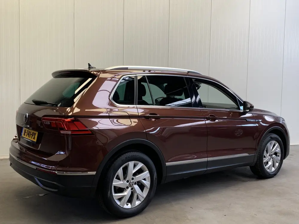 Volkswagen Tiguan 1.5 TSI Elegance NAVI-ECC-PARK ASSIST-SPOR uit 2021, foto 2
