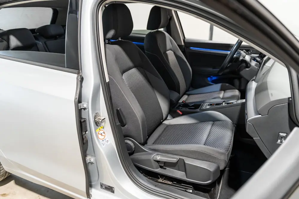 Volkswagen GOLF 1.0 eTSI Life DSG LED CAMERA PDC uit 2022, foto 18