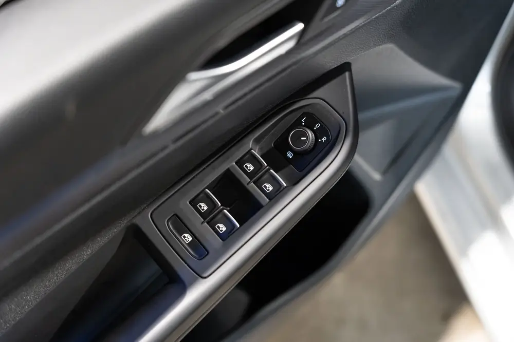 Volkswagen GOLF 1.0 eTSI Life DSG LED CAMERA PDC uit 2022, foto 19
