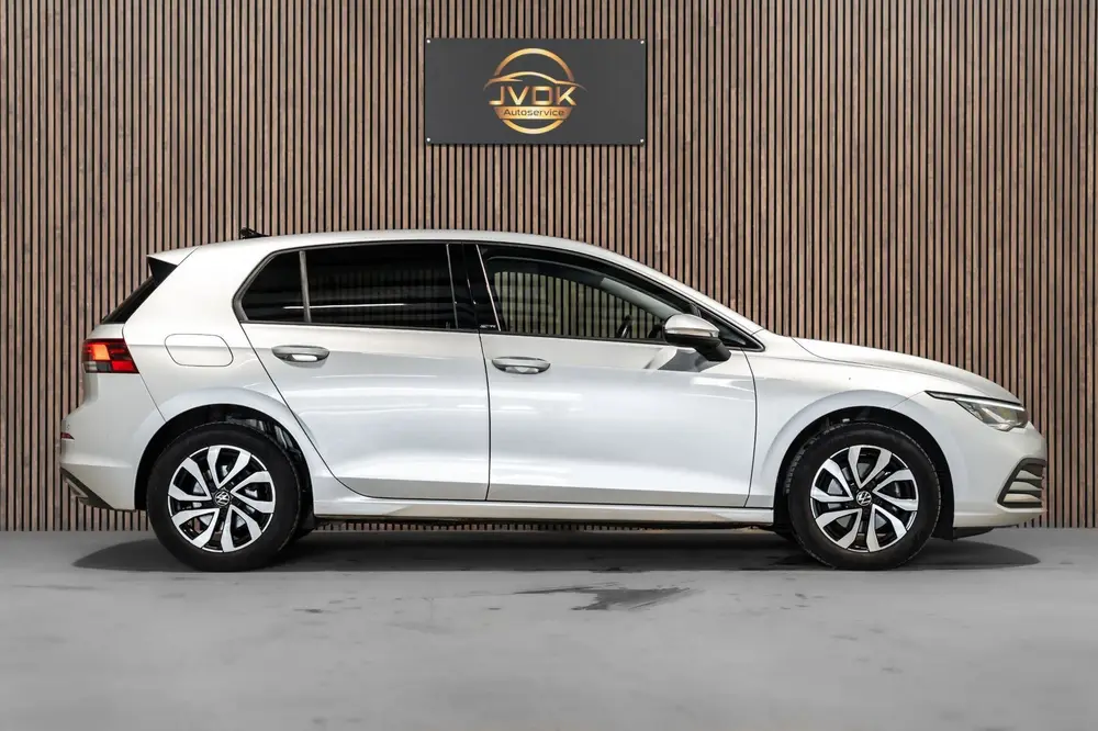 Volkswagen GOLF 1.0 eTSI Life DSG LED CAMERA PDC uit 2022, foto 8