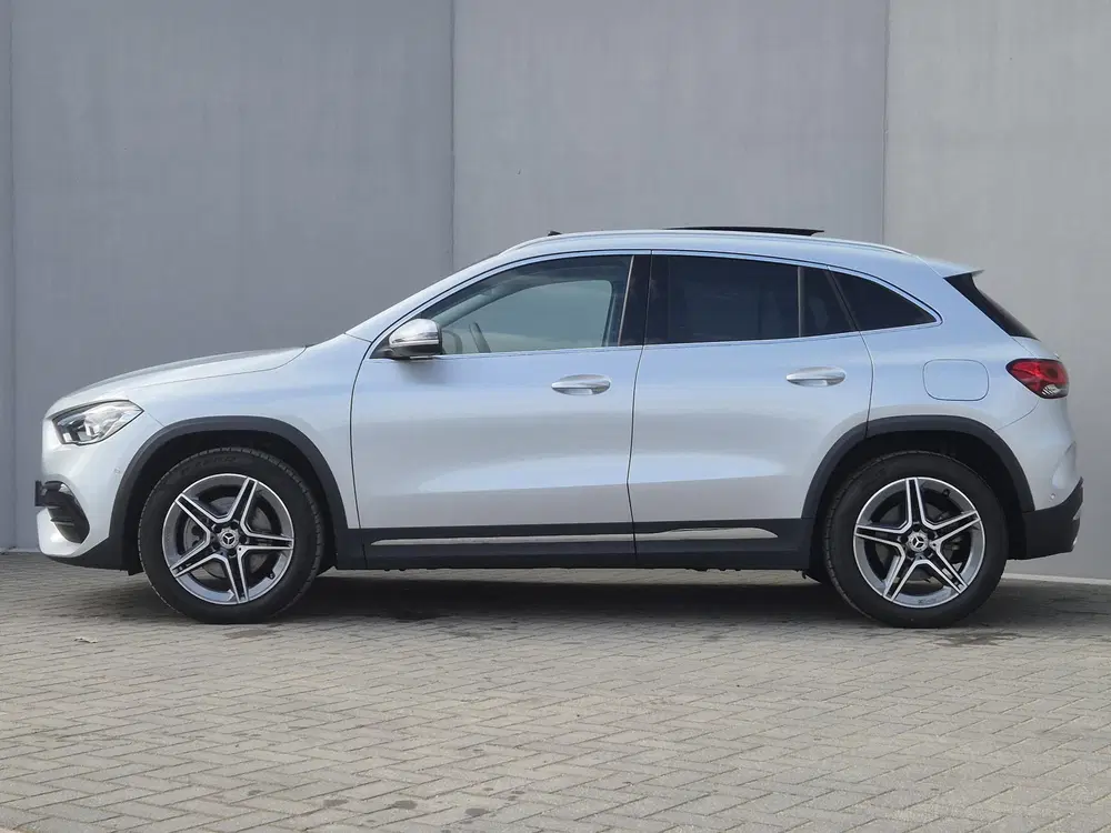 Mercedes-Benz GLA 250 e AMG Line uit 2023, foto 13