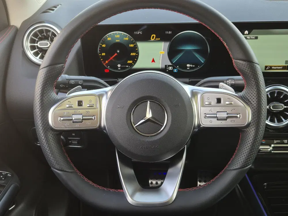 Mercedes-Benz GLA 250 e AMG Line uit 2023, foto 14