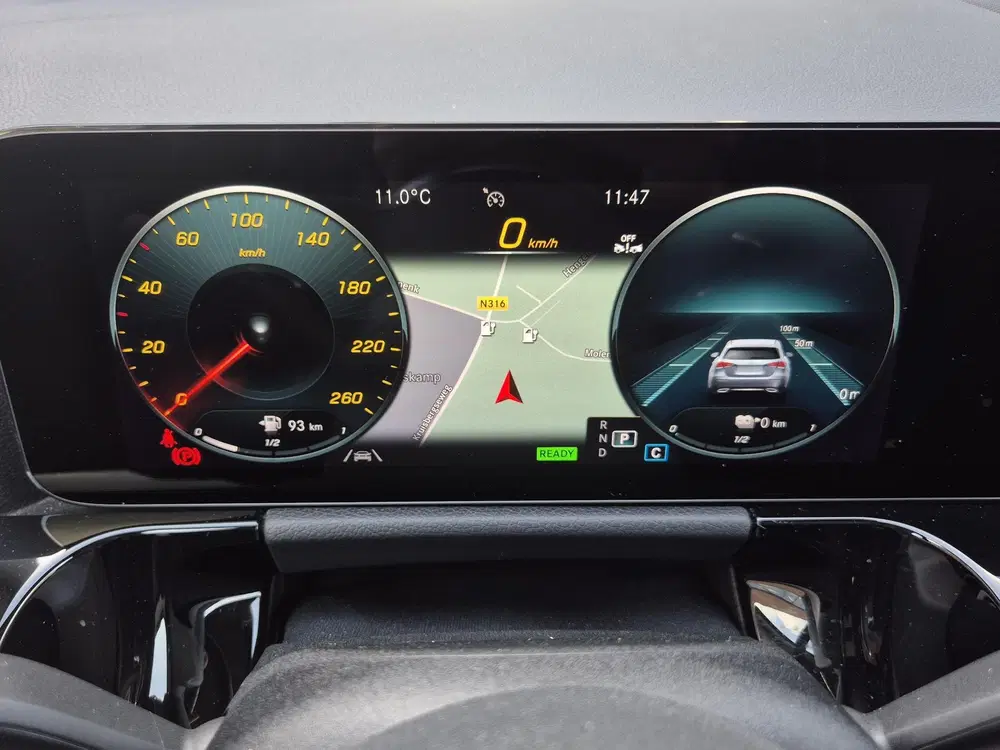 Mercedes-Benz GLA 250 e AMG Line uit 2023, foto 15