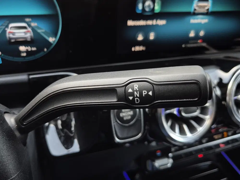 Mercedes-Benz GLA 250 e AMG Line uit 2023, foto 16