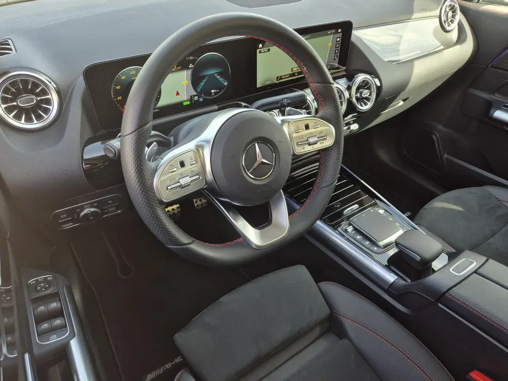 Mercedes-Benz GLA 250 e AMG Line uit 2023, foto 17