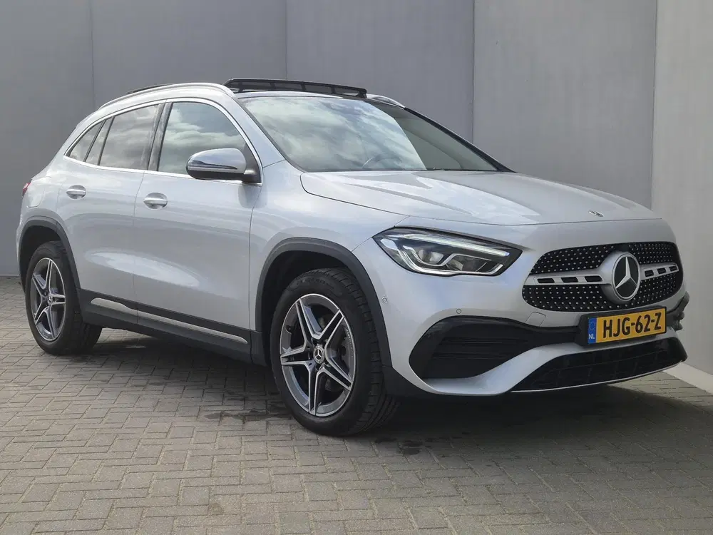 Mercedes-Benz GLA 250 e AMG Line uit 2023, foto 20