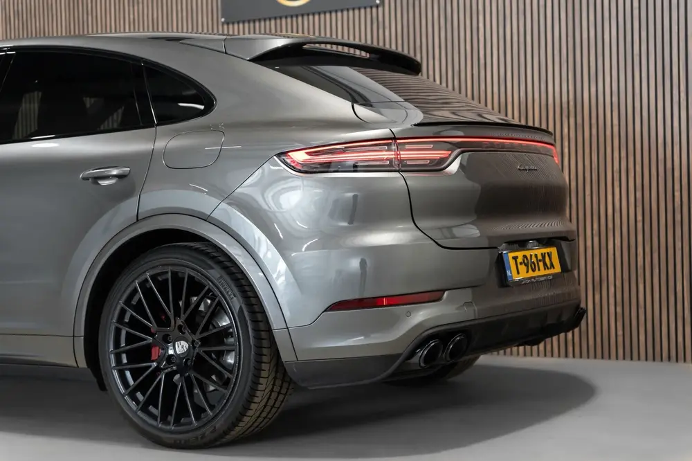 Porsche Cayenne Cayenne Coupé 3.0 E-Hybrid Platinum Editio uit 2022, foto 9