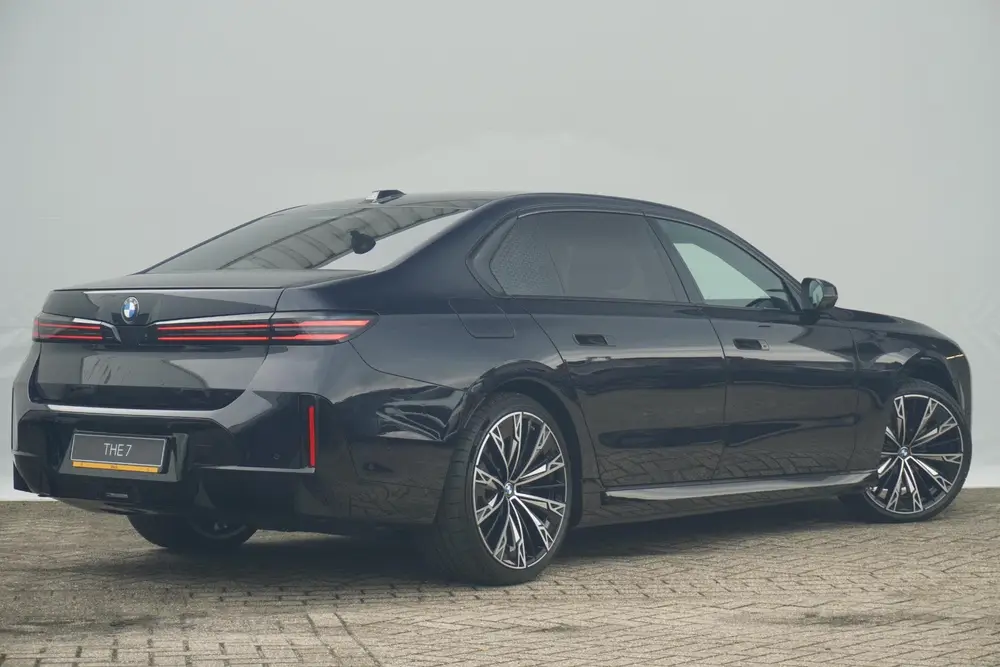 BMW i7 xDrive50 Connoisseur Pack uit 2026, foto 2