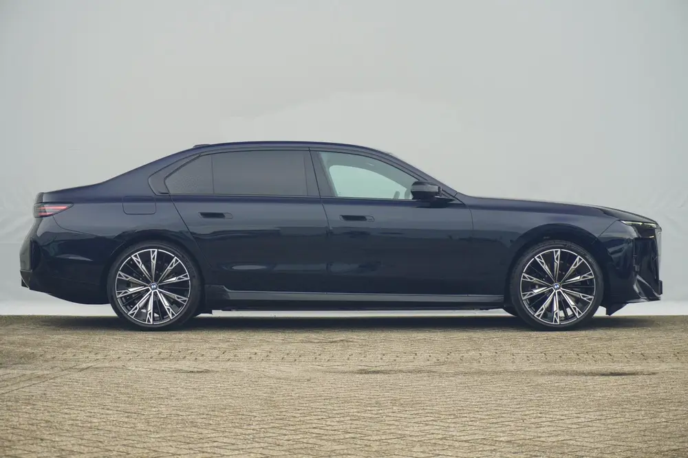 BMW i7 xDrive50 Connoisseur Pack uit 2026, foto 6