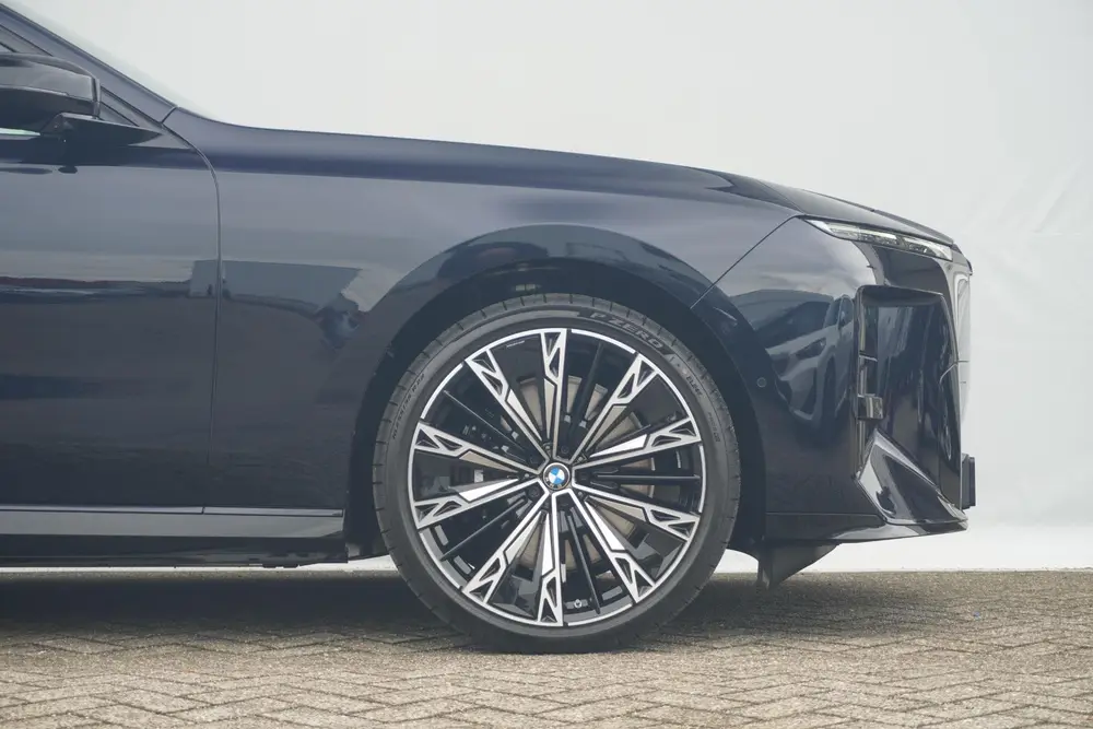 BMW i7 xDrive50 Connoisseur Pack uit 2026, foto 8