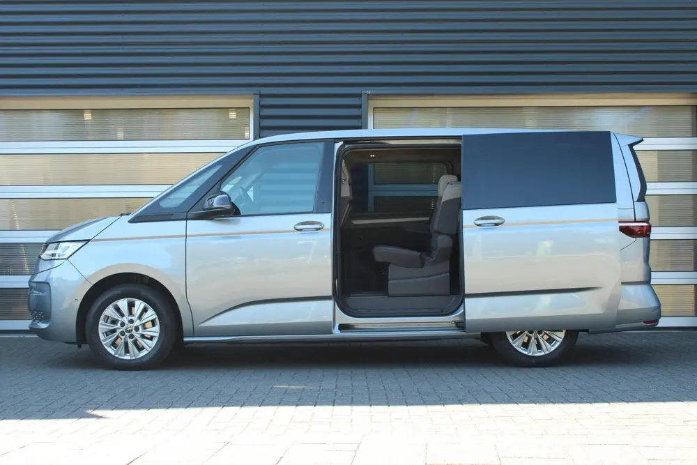 Volkswagen Multivan 1.4 218pk eHybrid L2H1 Life | SoH 96% | uit 2024, foto 13